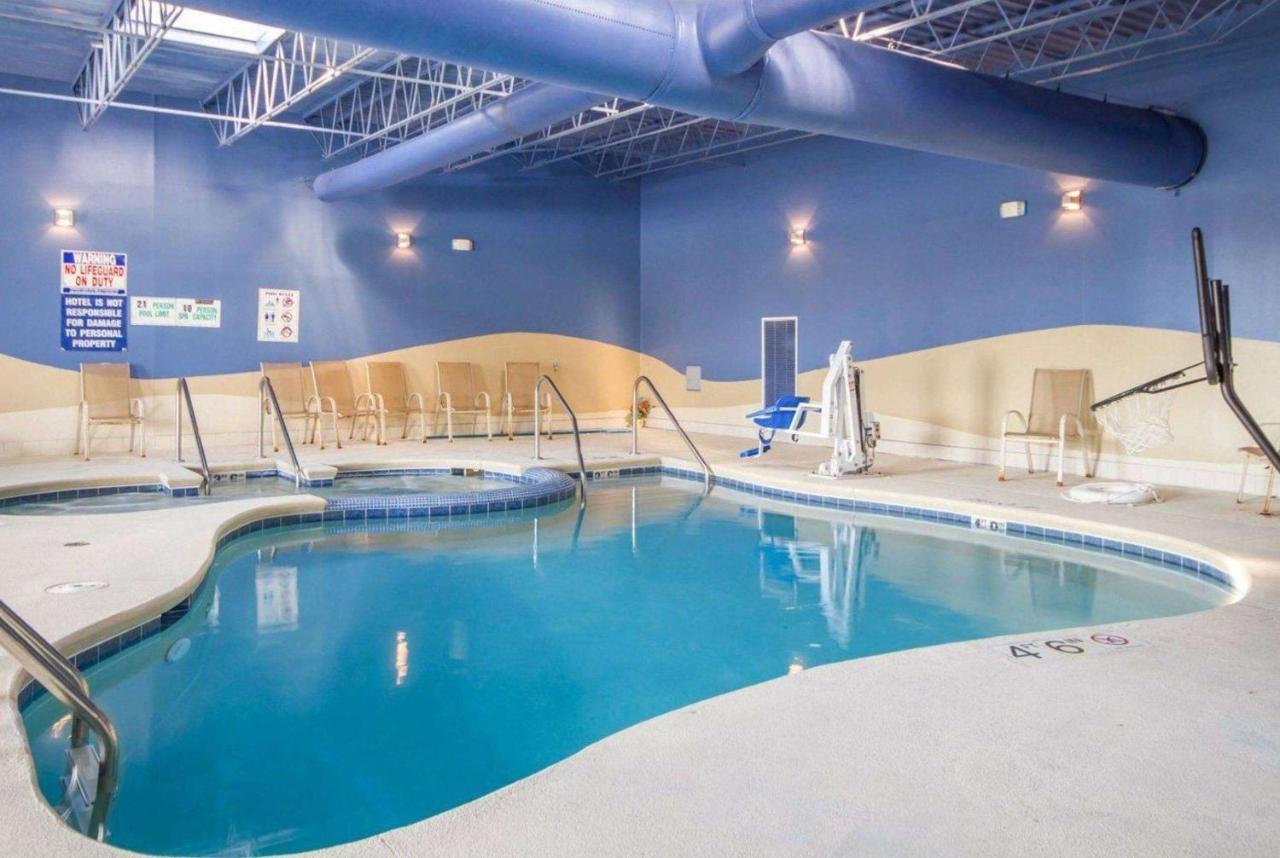 Hotel Wingate By Wyndham Sheboygan Extérieur photo